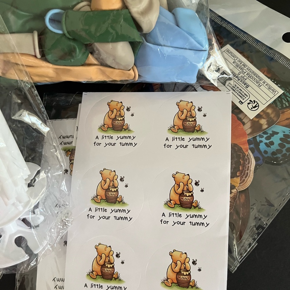 Winnie the Pooh BabyShower Set - Picture 3 of 14